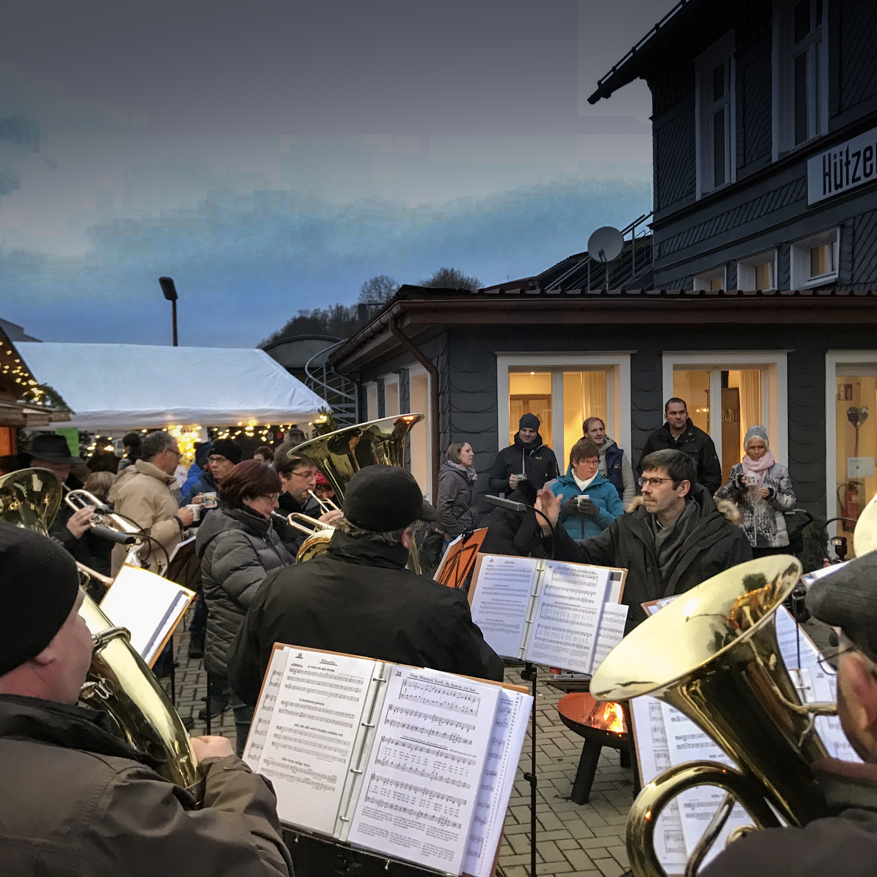 Adventliche Stimmung am alten Bahnhof